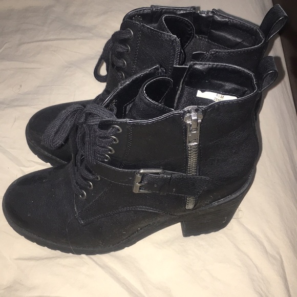 Doctor said no more heels, flats are a must - Picture 2 of 3